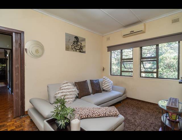 5 BEDROOM HOUSE FOR SALE IN RESERVOIR HILLS